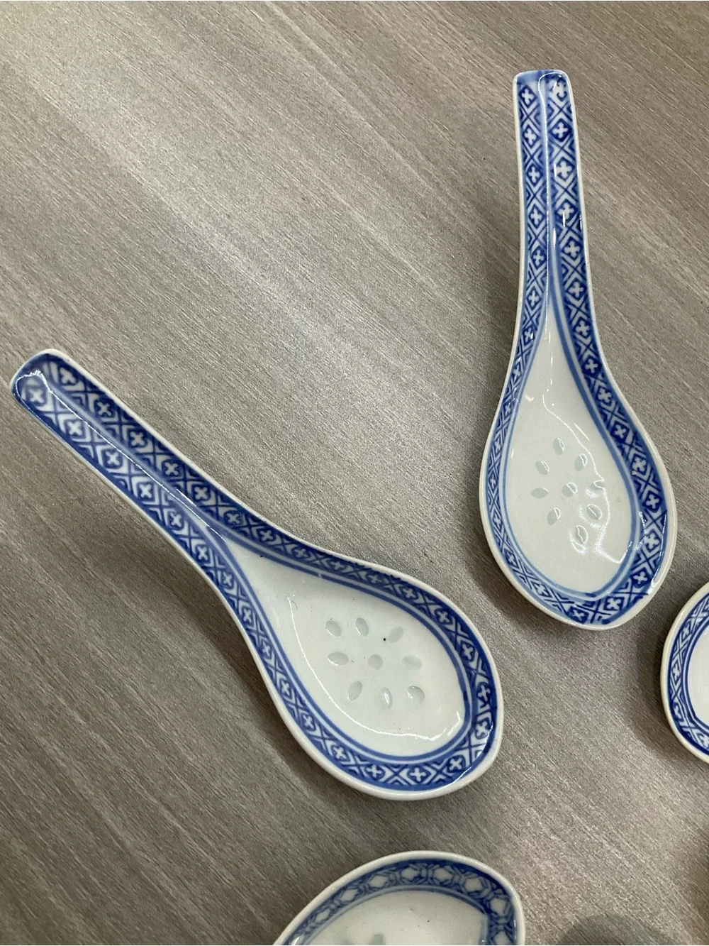LOT OF 6 VINTAGE JINGDEZHEN CHINESE RICE EYE DRAGON 5” SOUP SPOONS BLUE WHITE